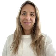 Profesora de lengua castellana, inglés, biología, historia, geografía